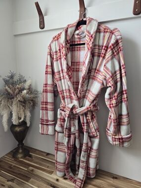 Amari Plush Plaid Fleece Robe in Cream, Red & Yellow